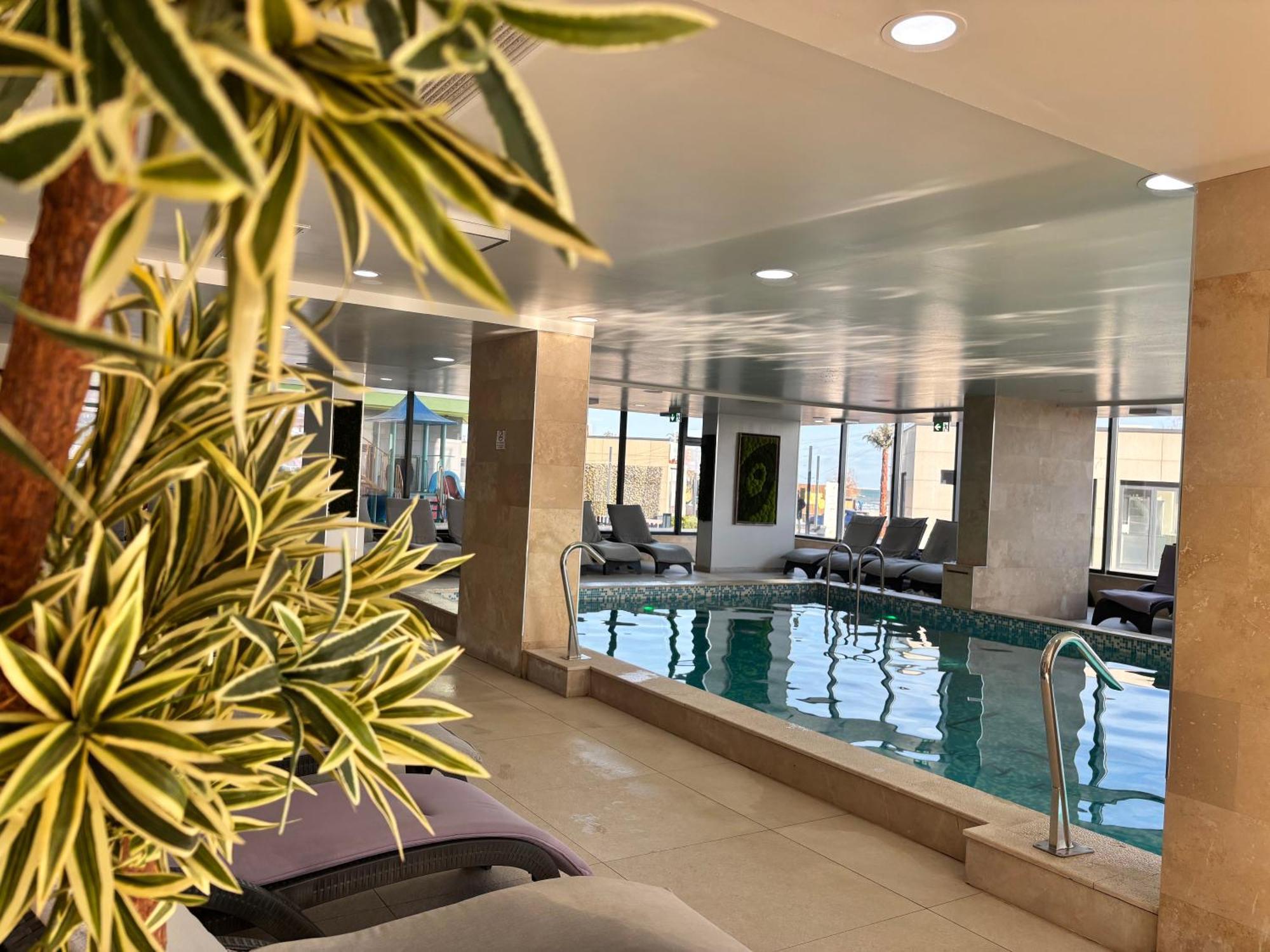 Năvodari Aquamarine - Pool & Spa Beach Resort מראה חיצוני תמונה